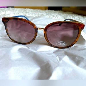 NWT Oscar De La Renta Sunglasses